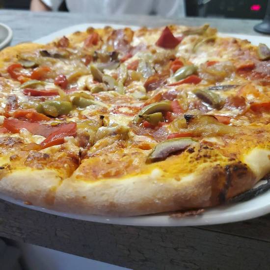 Spicy Salami Pizza (14")