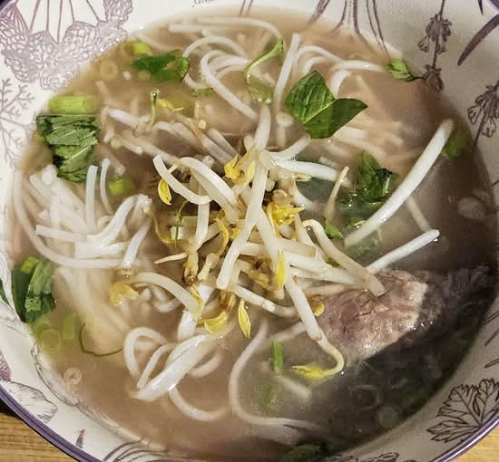 P02 - Pho Tai (Raw Thinly Sliced Beef Pho)