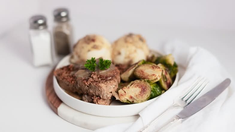 Meatloaf (contains pork)