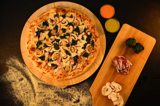 Vegeterian Mushroom Melt Pizza