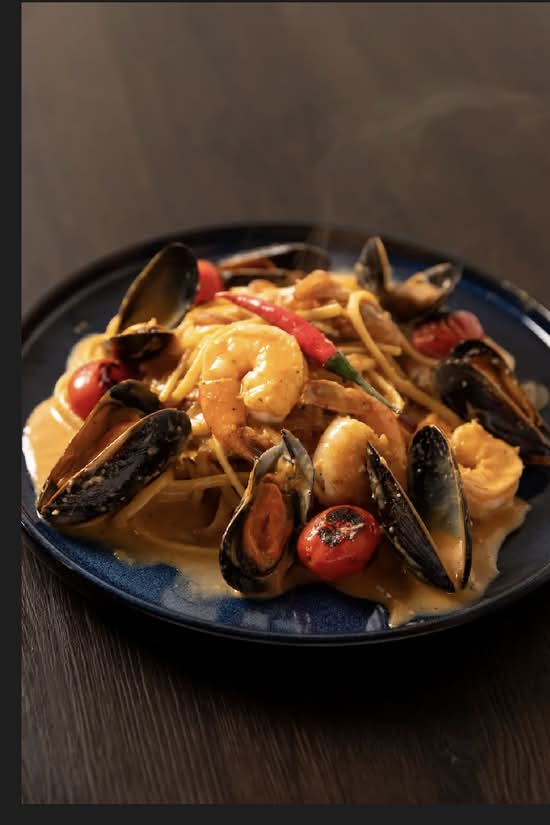 Red Chili Shrimp and Mussel Linguine