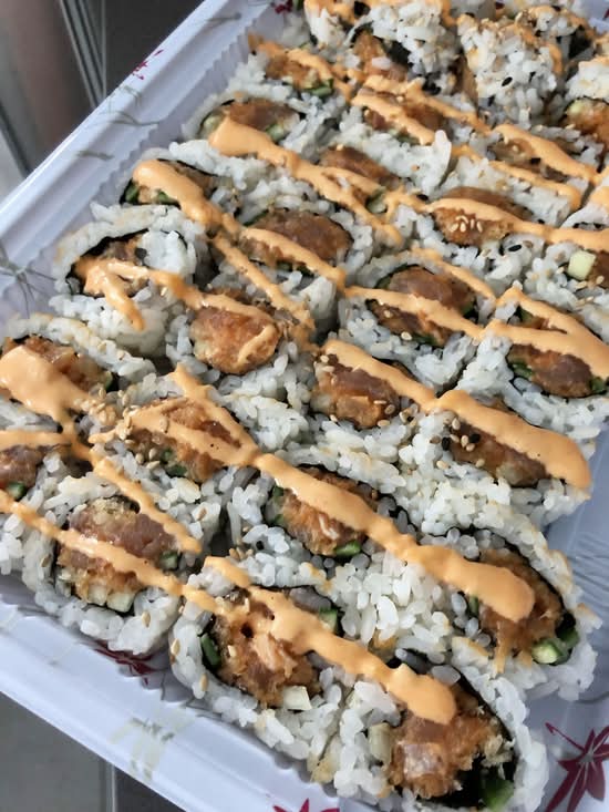 Spicy Tuna Roll (8 pcs)