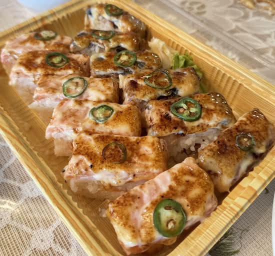 Salmon Oshi (6pcs)