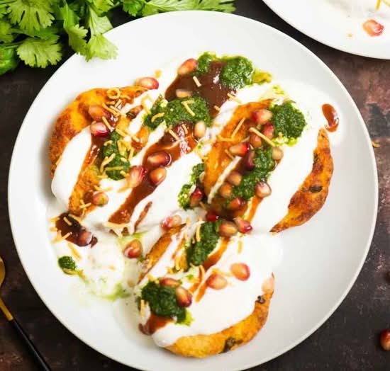 Aloo Tikki Chaat (2 Pieces)