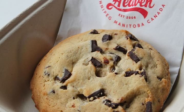 Giant Chocolate Chip Cookie