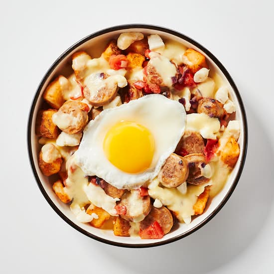 Poutine Saucisse Bacon & Cheddar / Sausage Bacon & Cheddar Poutine