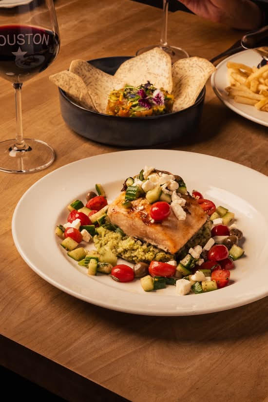 Saumon Grillé Méditerranéen / Mediterranean Grilled Salmon