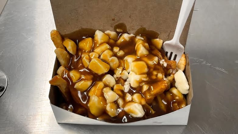 Large Poutine