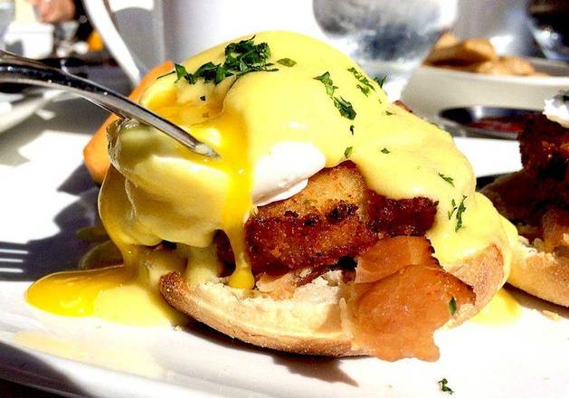 Crab Cake Benny