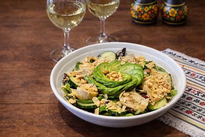 Green Salad with Artichokes