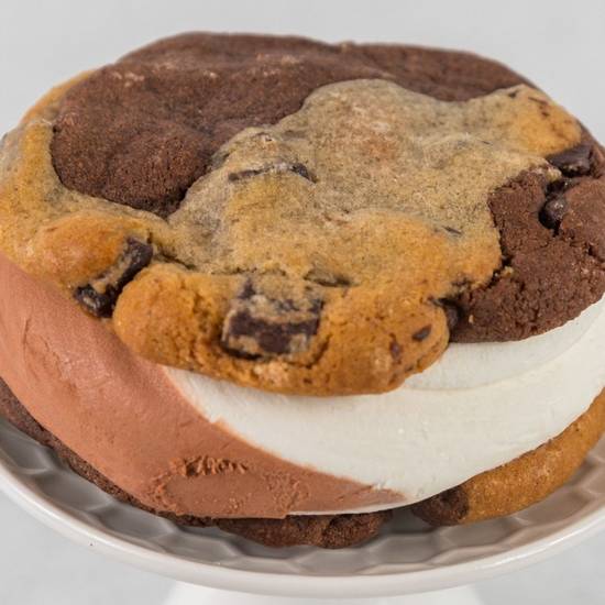 Twister Ice Cream Sandwich / Twister Ice Cream Sandwich