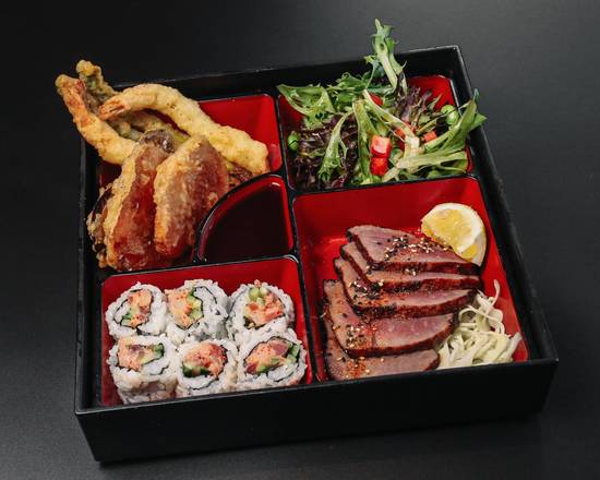 Boîte bento au boeuf au miso / Miso beef bento box