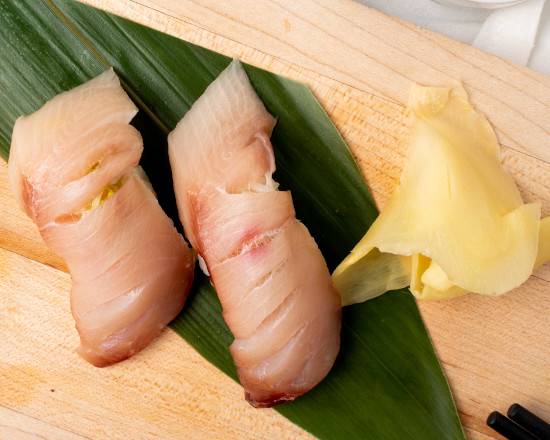 Hamachi Nigiri (2)