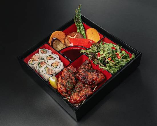 Boîte bento au poulet karaage / Karaage chicken bento box