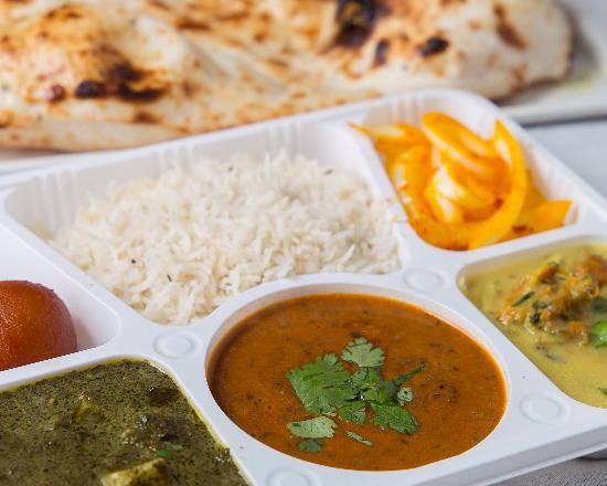 Veg Thali ( 7 items )