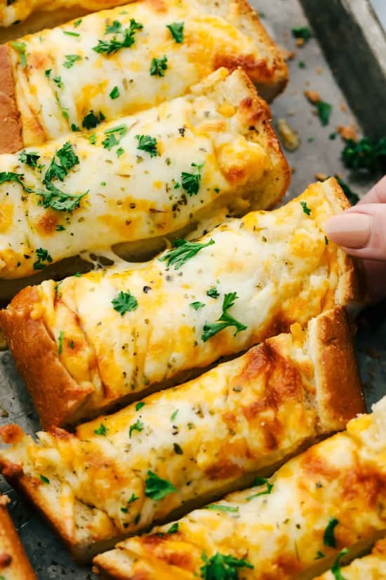 Garlic Bread with Cheese (2 pcs)