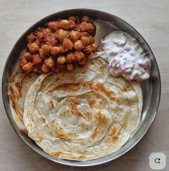 Channa Masala(8 oz) & Malabar Parotta (1 pc)
