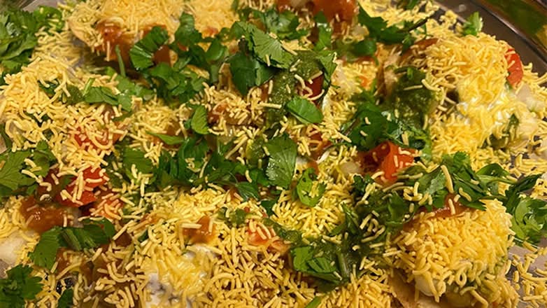 Sev Puri (8 pcs)