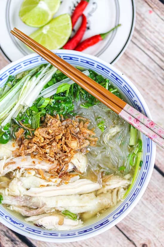 H2. Miến Gà - Glass Noodle Soup with Chicken