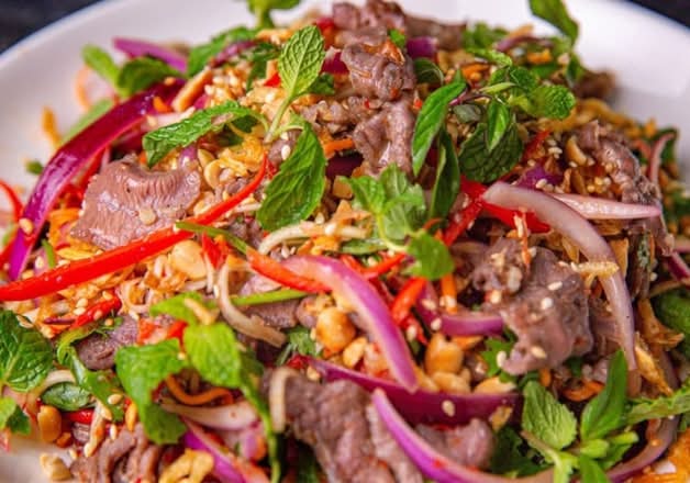 SL1. Gỏi Bò / Gà / Heo / Tôm - Fresh Salad with Your Choice of Meat