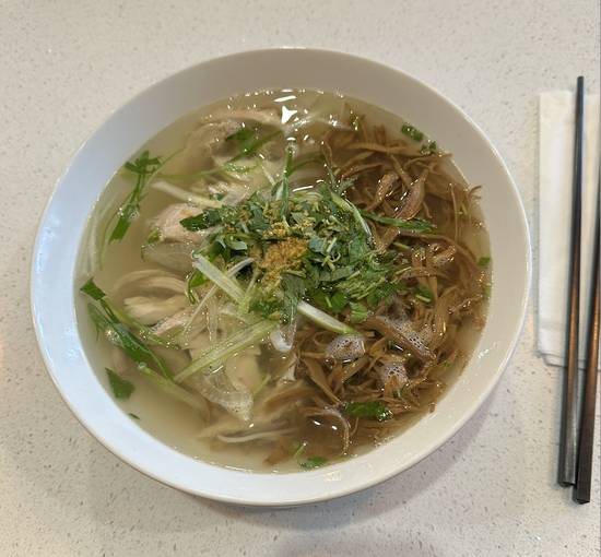 B5. Bún Măng Gà - Chicken & Bamboo Shoot Noodle Soup