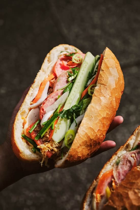 BM2. Bánh Mì Thập Cẩm Đặc Biệt - Deluxe Cold Cuts Sub