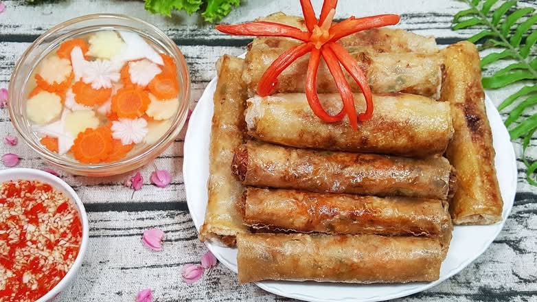 A1. Chả Giò (2pc) - Crispy Spring Rolls