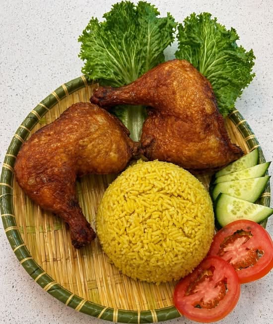 SF0. Cơm Gà Golden - Golden Fried Chicken Rice
