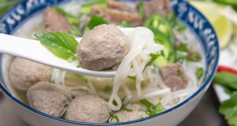 B3. Bún Bò Viên - Beef Meatball Noodle Soup