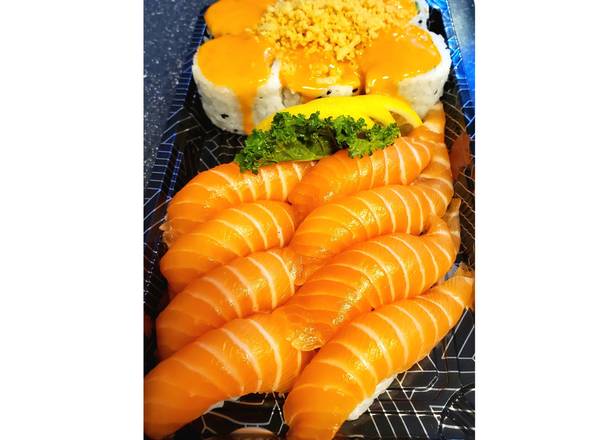 Salmon Sushi Set
