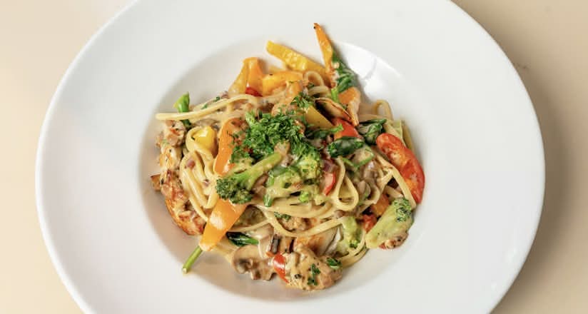 Hot Chicken Linguini (For 2) (Linguini Au Poulet Chaud (Pour 2))