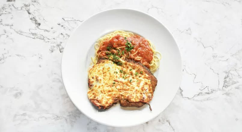 Hot Veal Parmigiana (For 2) (Veau Parmigiana Chaud (Pour 2))