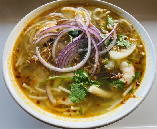 Bun Bo Hue ( Spicy Beef In Thick Round Noodle Soup)Large, Shrimp Salad Roll & Sweetened Soya Milk