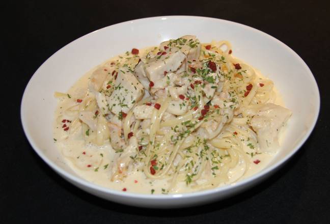 Luiguine Sauce Alfredo avec Poulet Grillé et Bacon / Linguine Alfredo Sauce with Grilled Chicken and Bacon