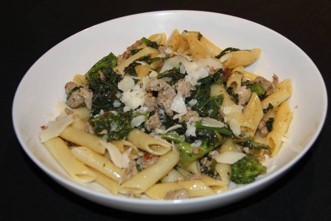 Penne Rapini Sauté à l'ail, Saucisses Italiennes  / Penne Rapini Sauteed with Garlic, Italian Sausages