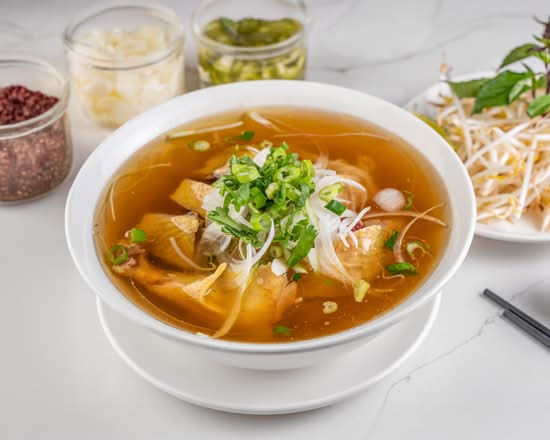 Phở Gà chạy bộ - Free range Bone-in Chicken Pho (with Chicken broth)