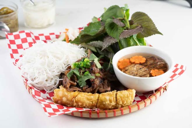 Bún Chả Hà Nội - Grilled Pork & Spring Roll Ha Noi Style
