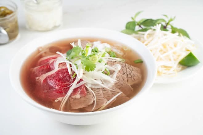 Phở Tái Nạm Bò Viên - Rare Beef, Brisket, Beef Ball Pho