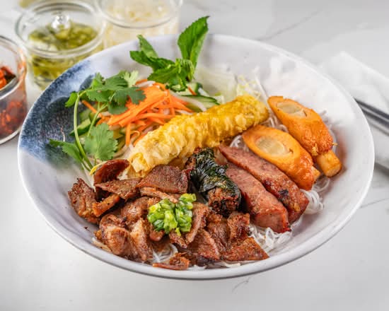 Bún Trộn Đặc Biệt (với Heo nướng, Gà nướng, Bò lá lốt, Chả giò, Chạo tôm) - Special Vermicelli Bowl with Grilled Pork, Grilled Chicken, Grilled Beef in Betal leaf, Spring Roll, Minced Shrimp on Sugarcane