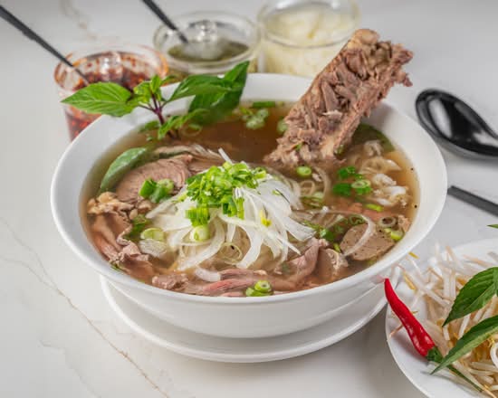 Phở Đặc Biệt Sườn Bò - House Special Bone-in Beef Rib Pho