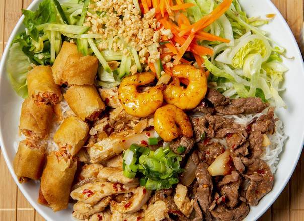 B20. Pho City Ulitmate Bowl