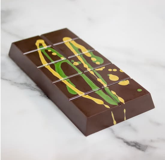 BARRE DE CHOCOLAT NOIR AUX PISTACHES ET KNEFE (DUBAI CHOCOLATE BAR)
