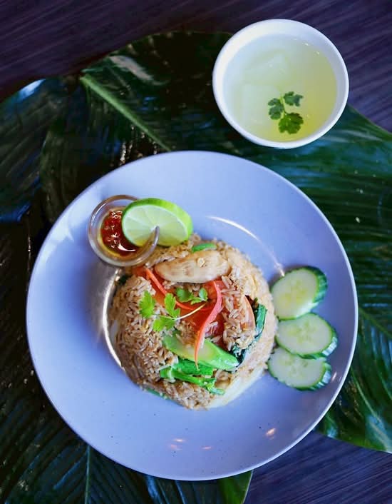 J2. Khao Pad Rod-Fai