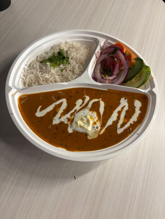 Dal Makhni with Garlic Cheese Naan