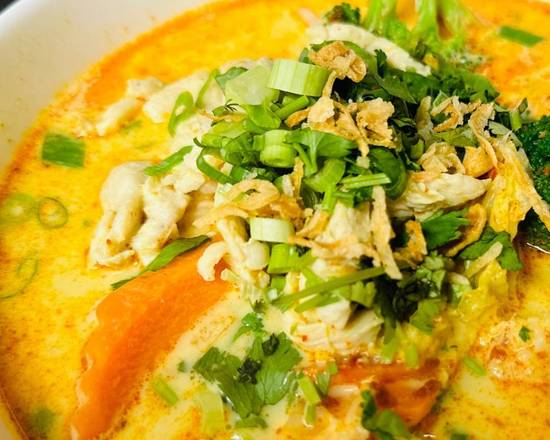 Curry Rice Noodle Soup