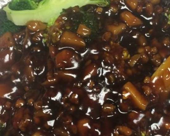Sauteed Broccoli with Szechuan Garlic Sauce (with Meat)