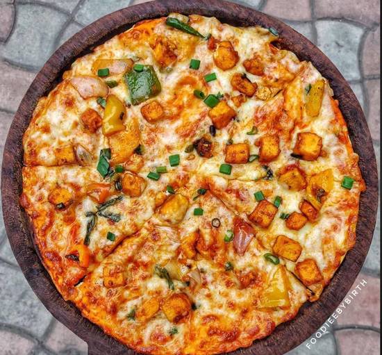 Shahi Paneer Pizza