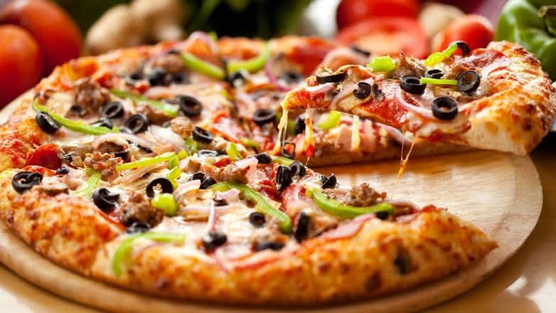 Pizza Deluxe / Deluxe Pizza