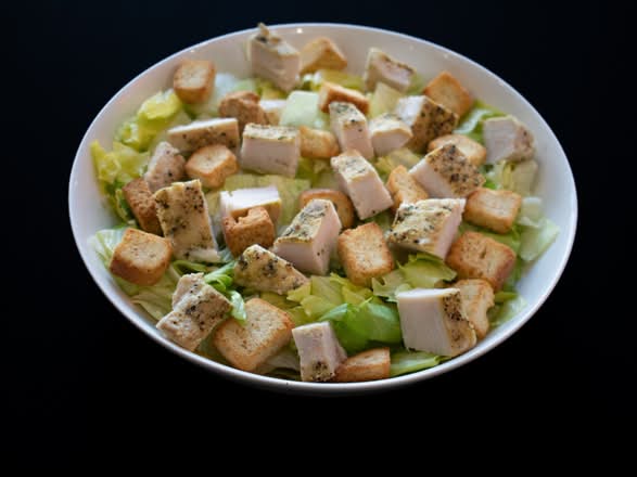 Chicken Ceasar Salad Large (iceberg lettuce)