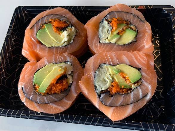 57. Deluxe Spicy Salmon Ginger Roll (4pcs)